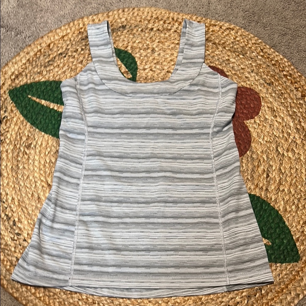 Lululemon Athletica Gray and White Fitted Tank Top